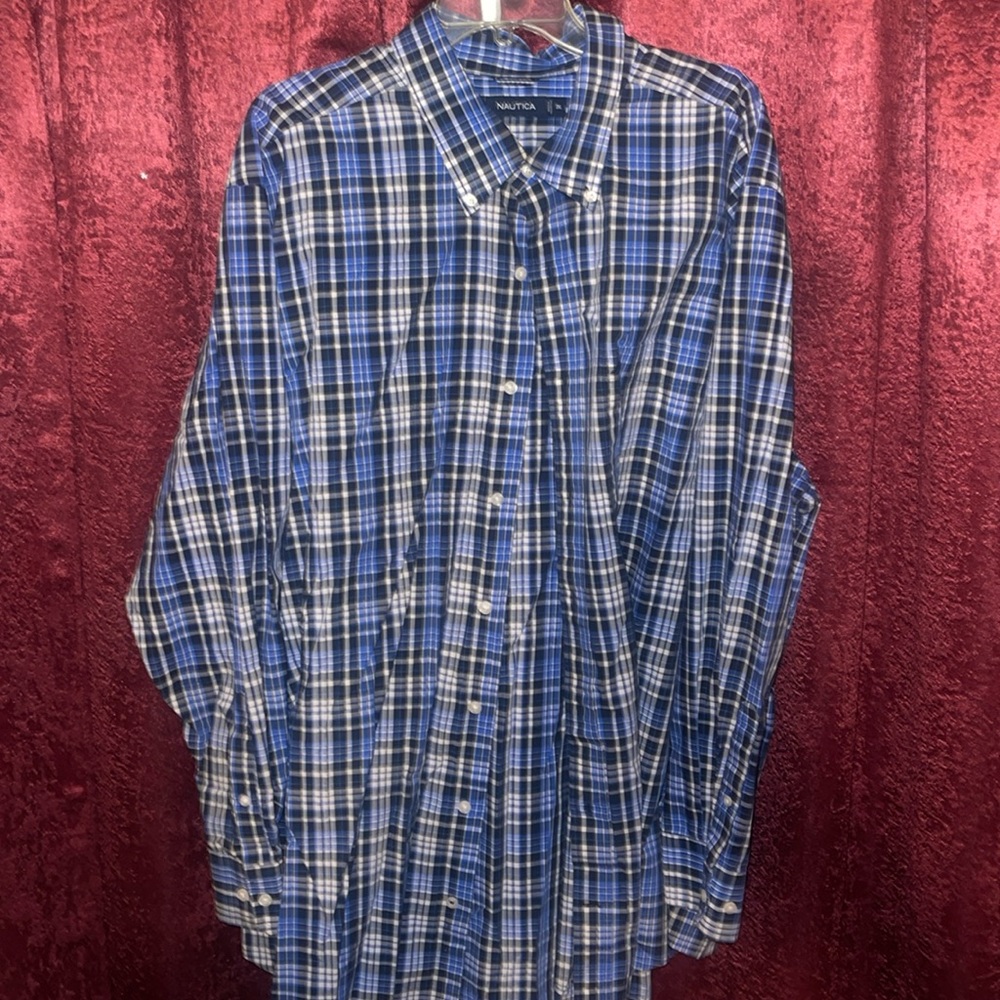 3XL NAUTICA BLUE AND WHITE LONG SLEEVE SHIRT.